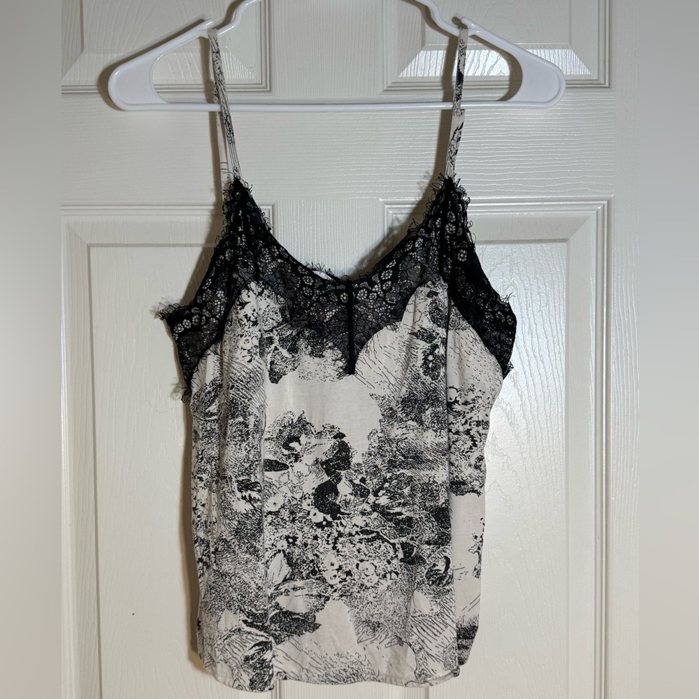 Gelato‎ Beiyan Lace Trim Floral Cami – Black & White Vintage-Inspired Tank